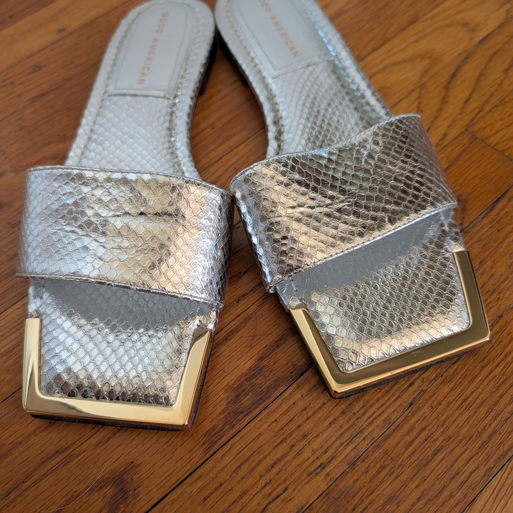 Good American Metallic Silver Flats with Gold Accents
